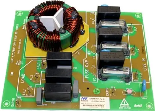 EMI-Filterplatine mit Spule und mehreren Relais, hergestellt von Wolf, auf grüner Leiterplatte. Das Design zeigt verschiedene elektrische Anschlüsse und Komponenten.